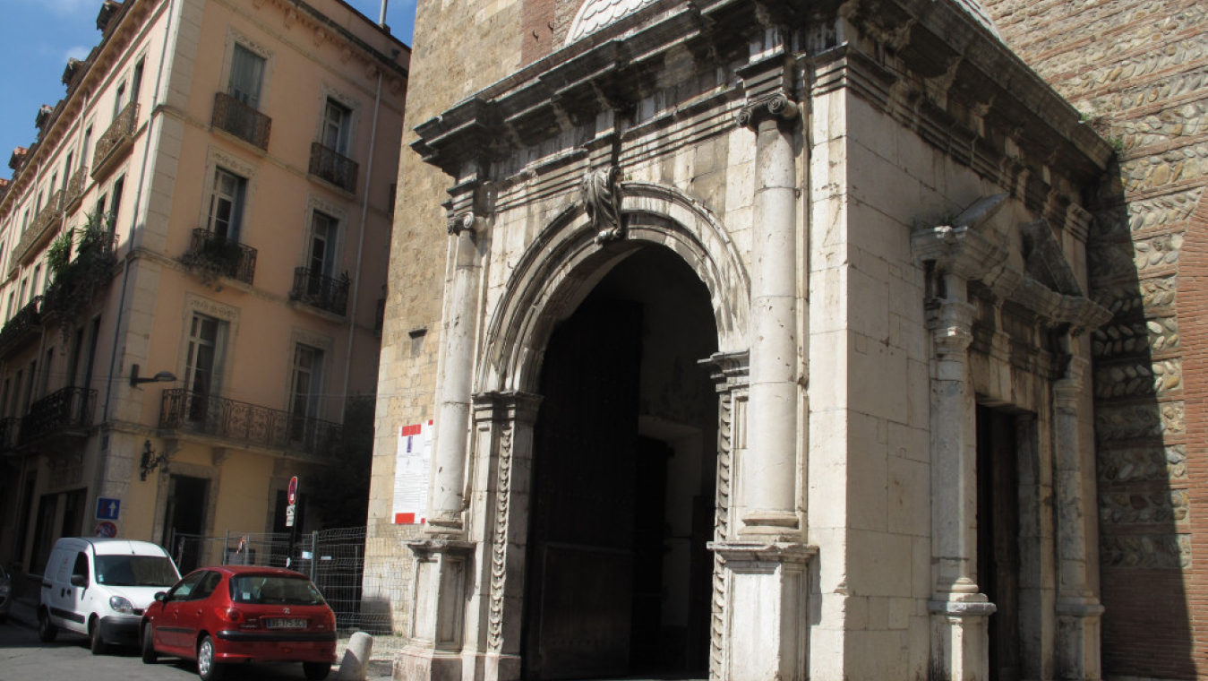 Vue actuelle – Les immeubles de la cité Bartissol à l’emplacement de l’ancien hôpital Saint-Jean.