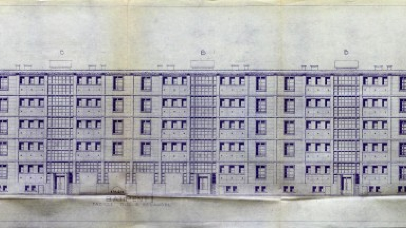 Groupe des Haras (HLM Victor Dalbiez), 1950-1953, avenue Julien Panchot. Façade Est : AVP 60W77 (10322).