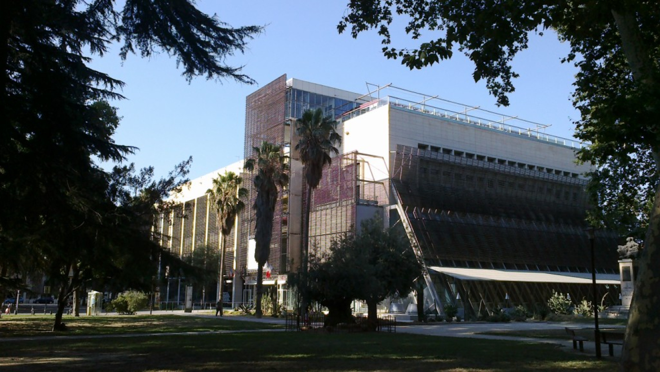 Palais de la Culture et de la Jeunesse, de Jean Bordes et Joseph Benezet, 1965-1970, place Armand Lanoux.