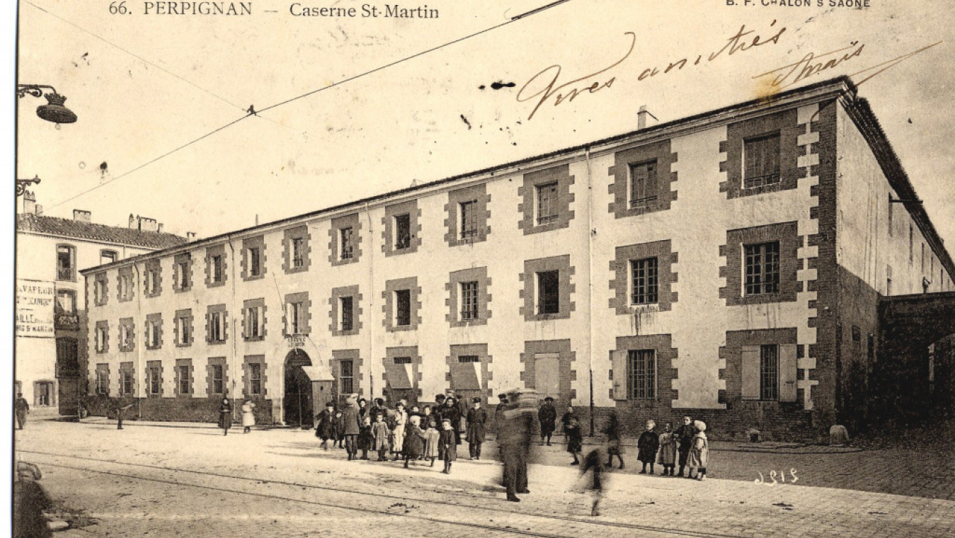 Vue extérieure de la caserne Saint-Martin, archives municipales Camille Fourquet, fonds Lovato