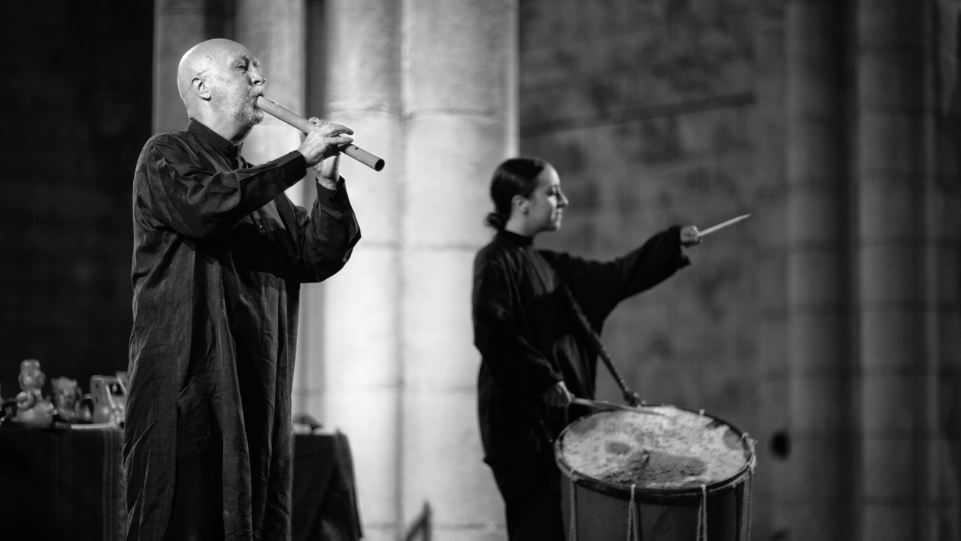 PIERRE HAMON, flûtes ANANDA BRANDÃO, percussions, chant © H. Pouyfourcat