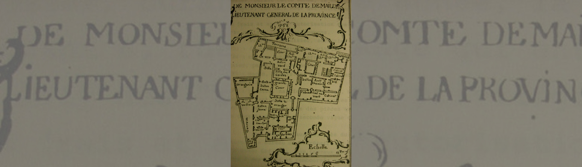 Plan de l'hôtel de Mailly:grand corps de batiment avaec 2 cours intérieures.