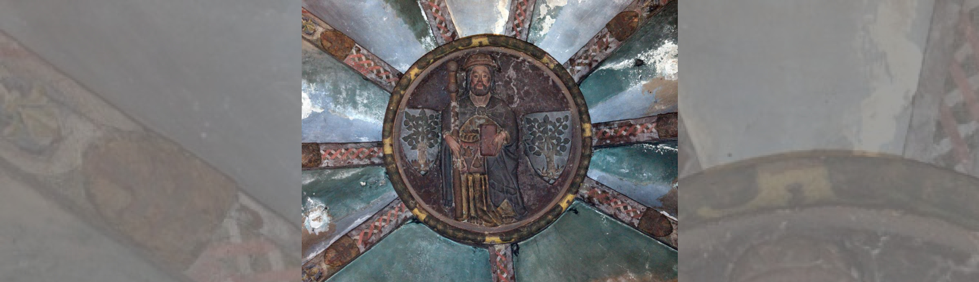 Médaillon circulaire montrant  saint jacques tenant la bible