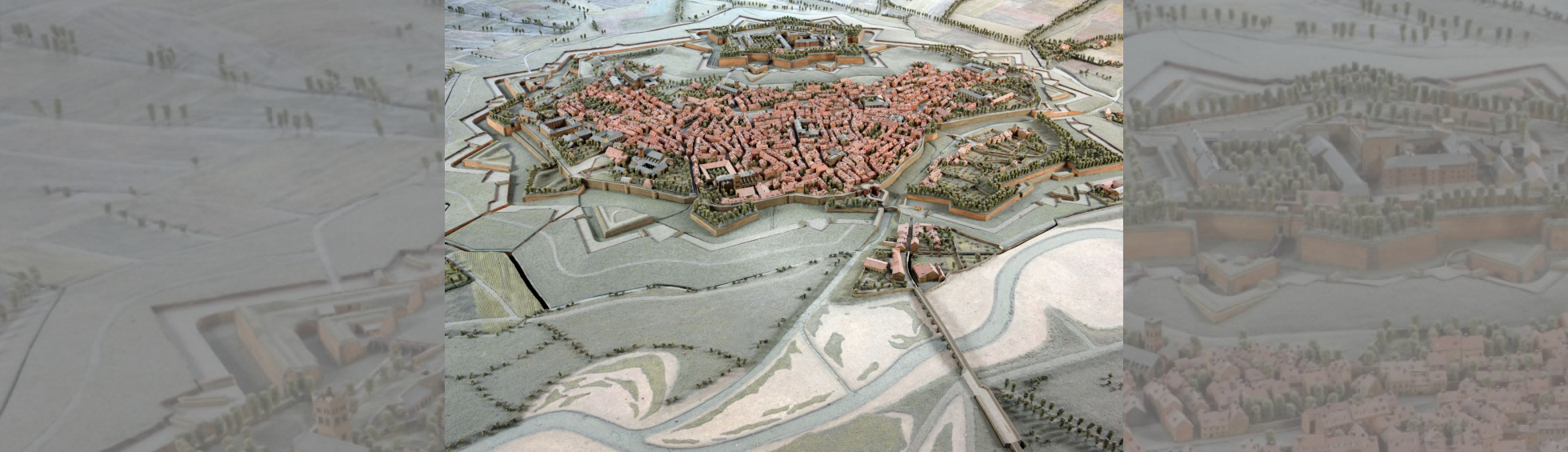Maquette d'environ 4,70m par 5 m montrant les fortifications avec glacis ,les maisons et monuments de la ville en 1686