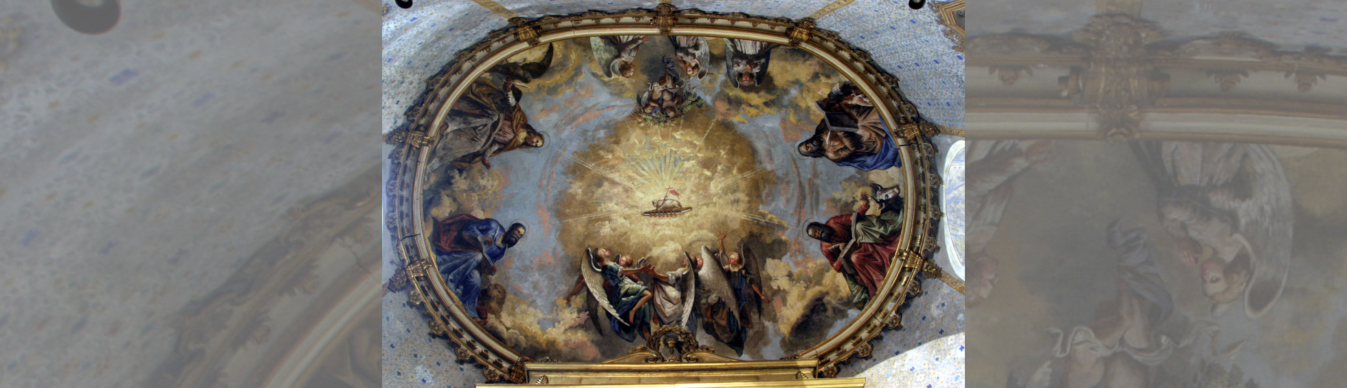 Plafond ovale de la chapelle du Sacré Coeur: l'agneau mystique illumine les apotres entrain d'écrire  la Bible
