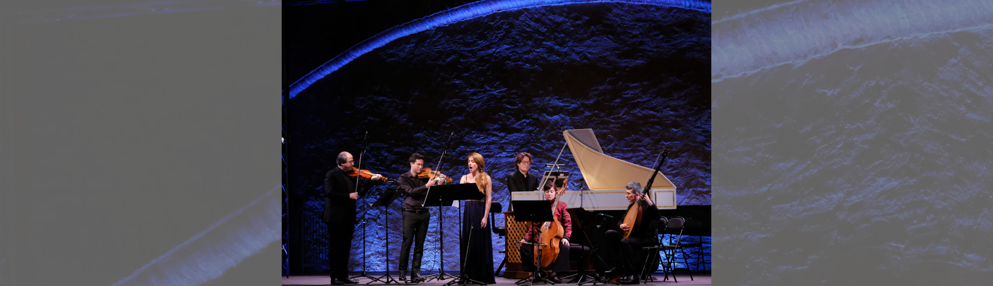 photo couleur musiciens et chanteuse soprano
