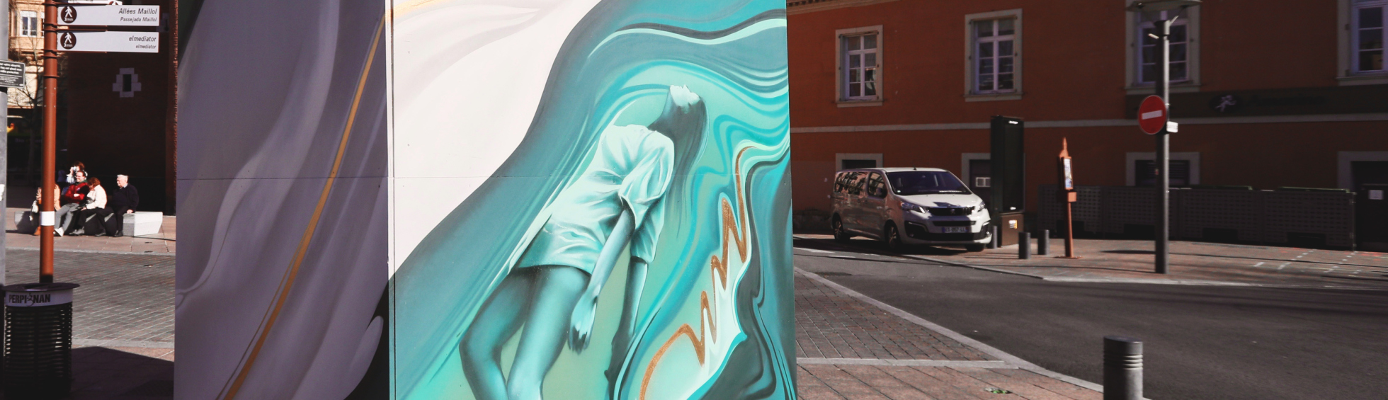 SHADOWS STUDIO / Place de la Victoire