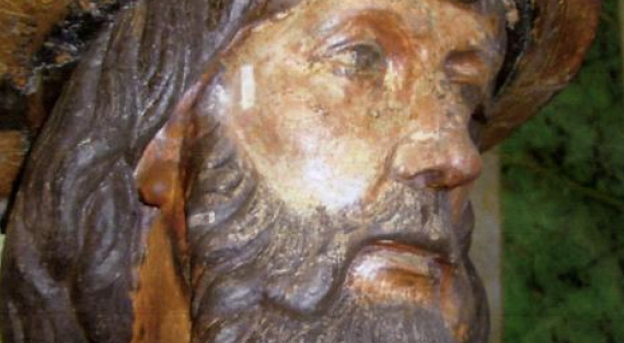 Statue en bois polychrome de Saint Jacques barbu avec une coquille Saint Jacque susr son chapeau